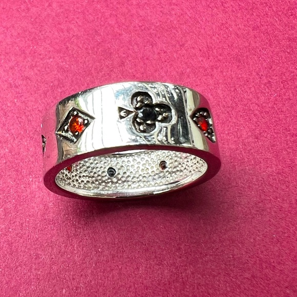 Playing card ring, solid 925 silver band w/ red and black gemstones all around. - Picture 6 of 12